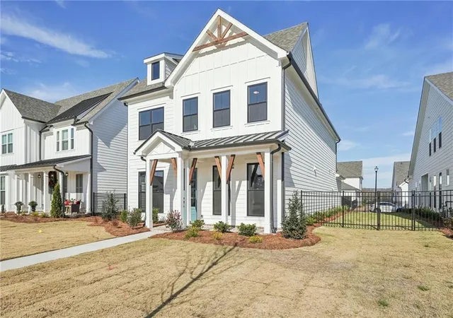 3rd image of 526 Pearl St, Cumming, GA 30040 | MLS# 7812482
