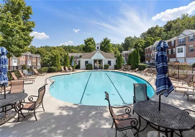 Listing Photo 2 - Condo for sale in building located at 373 Heritage Park Trace NW, Kennesaw, GA 30144 - Unit #4