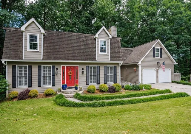 Photo 2 of Single family home for sale at 4002 Edgewood Ct, Marietta, GA 30068 | MLS# 7793182 | Listing updated on 2026-09-16