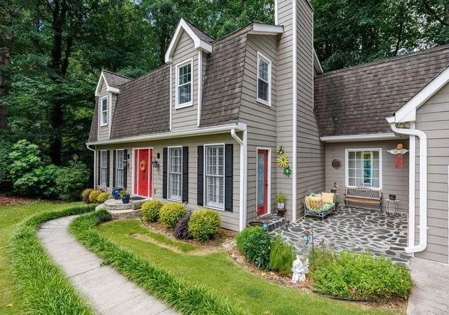 Photo 3 of Single family home for sale at 4002 Edgewood Ct, Marietta, GA 30068 | MLS# 7793182 | Listing updated on 2026-09-16