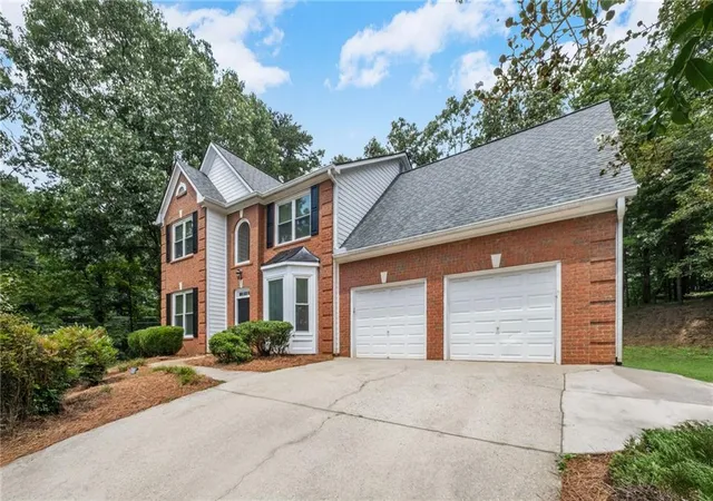 Photo 3 of Single family home for sale at 2300 Northwood Dr, Alpharetta, GA 30004 | MLS# 7817358 | Listing updated on 2026-09-15