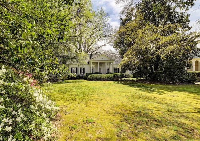 2nd image of 414 Peachtree Battle Ave Nw, Atlanta, GA 30305 | MLS# 7739981