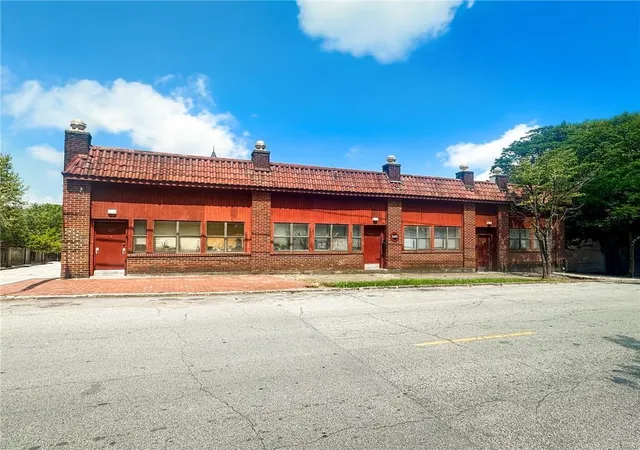 Photo 3 of House for sale at 530 Parkway Dr NE, Atlanta, GA 30308 | MLS# 7807946 | Listing updated on 2026-09-08