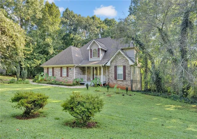 Photo 3 of Sale Pending at 1770 River Blf Rd, Monroe, GA 30656 | MLS# 7821637 | Listing updated on 2026-09-01
