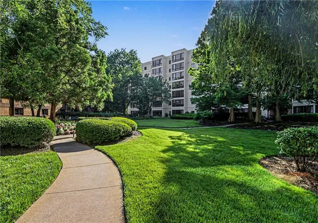 3rd image of 1800 Clairmont Lake #711, Decatur, GA 30033 | MLS# 7786507