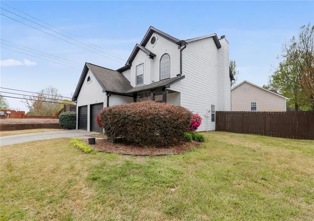 Photo 2 of Single family home for sale at 4905 Weathervane Dr, Johns Creek, GA 30022 | MLS# 7795206 | Listing updated on 2026-09-12