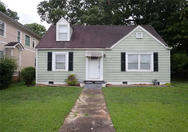 Homes for sale in College Park, GA | 1476 Cambridge Ave, College Park, GA 30337 | MLS# 7776208
