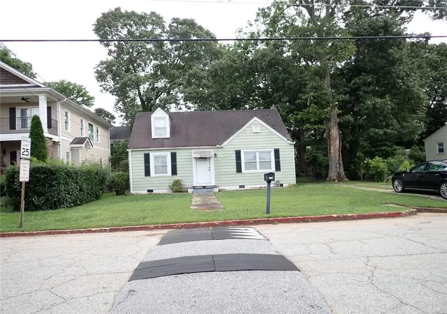 Homes for sale in College Park, GA | 1476 Cambridge Ave, College Park, GA 30337 | MLS# 7776208
