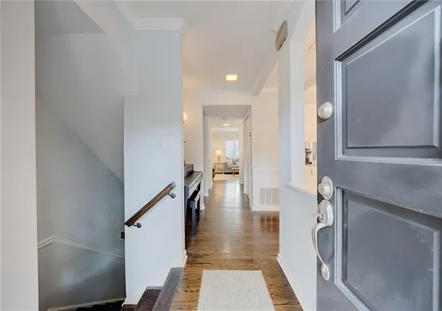 Photo 2 of Sale Pending at 13 Ivy Sq Ne, Atlanta, GA 30342 | MLS# 7811852 | Listing updated on 2026-10-02