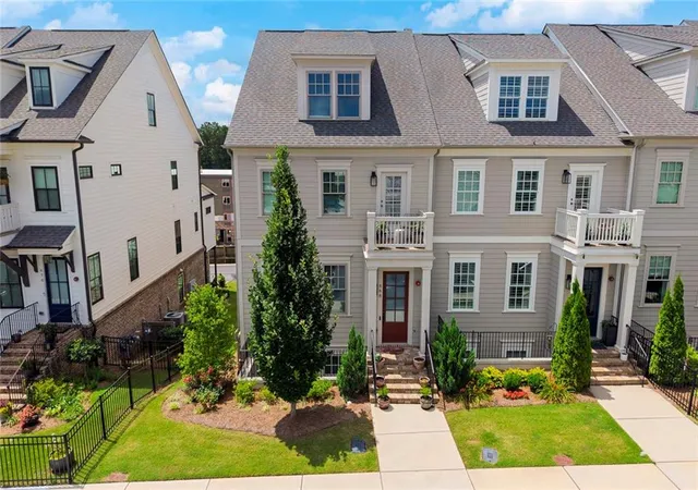 Photo 3 of Townhouse for sale at 668 Brashy St, Woodstock, GA 30188 | MLS# 7787242 | Listing updated on 2026-10-09