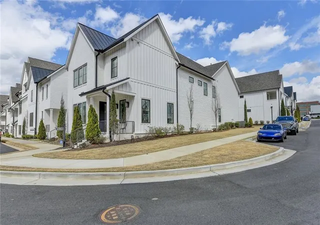 Photo 3 of Single family home for sale at 6785 Halcyon Way, Alpharetta, GA 30005 | MLS# 7731282 | Listing updated on 2026-03-27