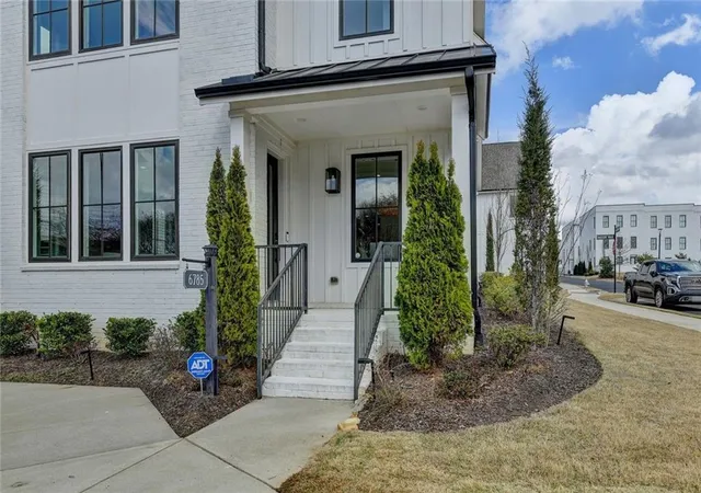 Photo 4 of Single family home for sale at 6785 Halcyon Way, Alpharetta, GA 30005 | MLS# 7731282 | Listing updated on 2026-03-27