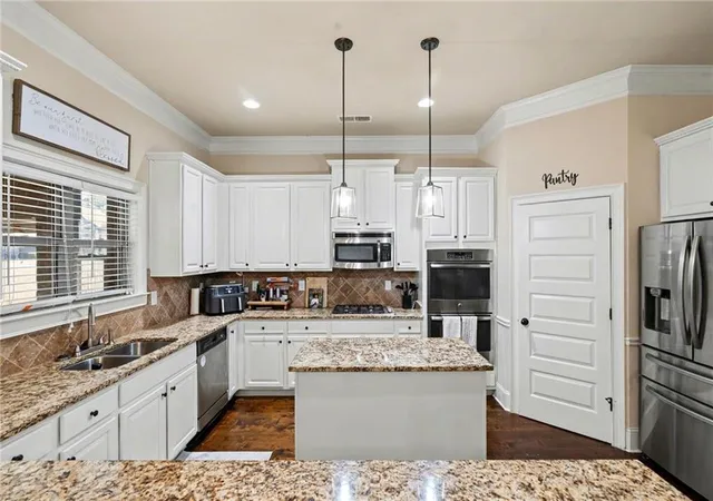 3rd image of 2011 Wentworth Dr, Locust Grove, GA 30248 | MLS# 7729140