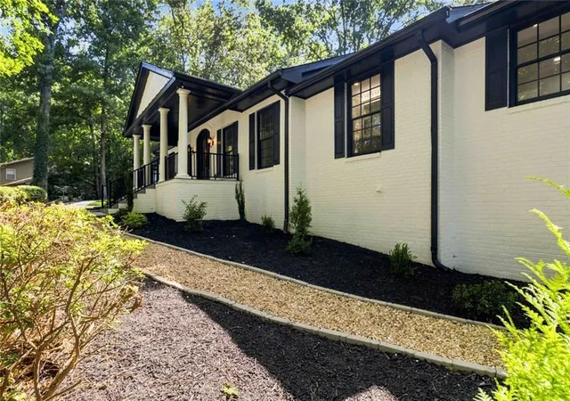 3rd image of 510 River Valley Rd Nw, Sandy Springs, GA 30328 | MLS# 7824413