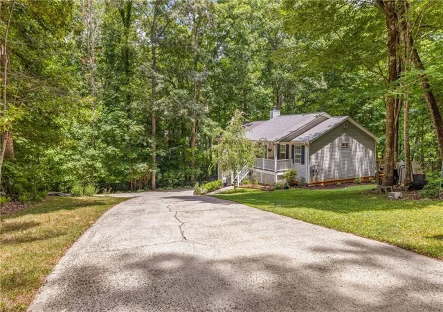 Homes for sale in Ball Ground, GA | 372 Jordan Rd, Ball Ground, GA 30107 | MLS# 7802121
