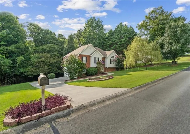 1st image of 130 Orchard Wy Se, Calhoun, GA 30701 | MLS# 7817038