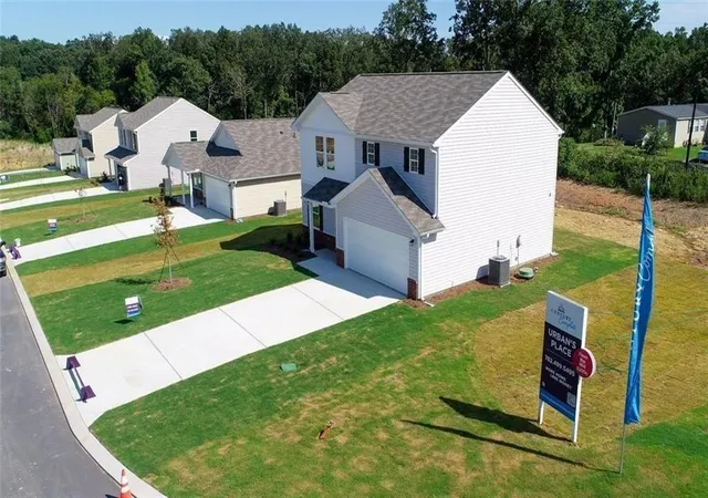 Photo 2 of Sale Pending at 106 Wilson Rd, Chatsworth, GA 30705 | MLS# 7725247 | Listing updated on 2026-08-17