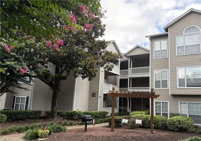 2nd image of 1250 Parkwood Cir Se #1305, Atlanta, GA 30339 | MLS# 7802092