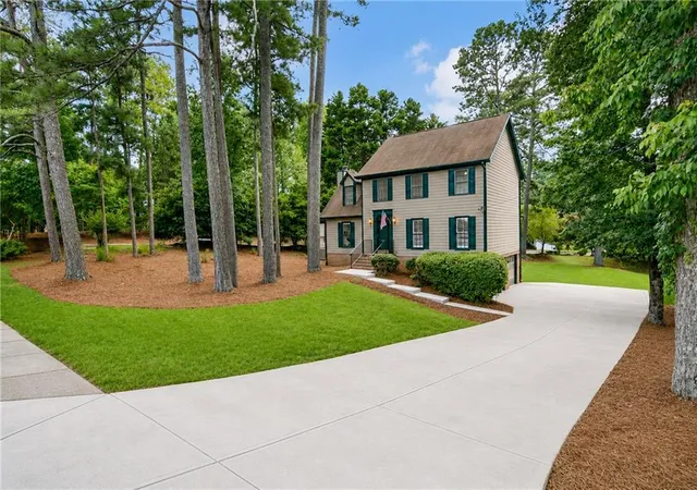 Photo 3 of Single family home for sale at 4601 Jones Brg Cir, Peachtree Corners, GA 30092 | MLS# 7821002 | Listing updated on 2026-09-17