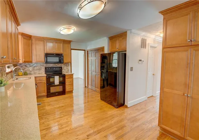 Photo 4 of Single family home for sale at 4601 Jones Brg Cir, Peachtree Corners, GA 30092 | MLS# 7821002 | Listing updated on 2026-09-17