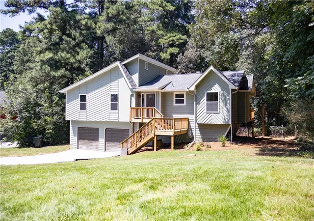 Photo 2 of Single family home for sale at 4033 Maxanne Dr Nw, Kennesaw, GA 30144 | MLS# 7824933 | Listing updated on 2026-09-15