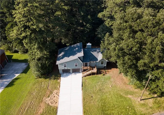 Photo 3 of Single family home for sale at 4033 Maxanne Dr Nw, Kennesaw, GA 30144 | MLS# 7824933 | Listing updated on 2026-09-15