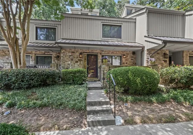 2nd image of 1252 Druid Knoll Dr Ne, Brookhaven, GA 30319 | MLS# 7792693