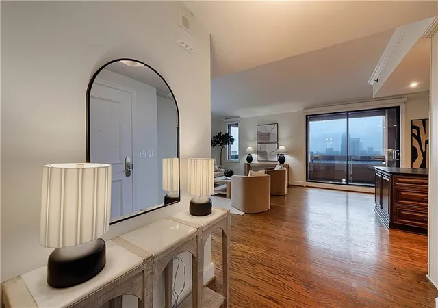 3rd image of 75 14Th St Ne #4160, Atlanta, GA 30309 | MLS# 7768821