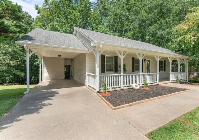 3rd image of 225 Vermont St, Demorest, GA 30535 | MLS# 7807898