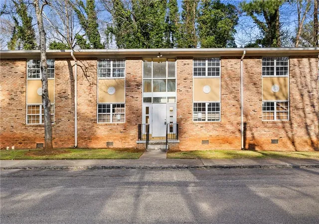 Photo 1 of Sale Pending at 1620 Line Cir, Decatur, GA 30032 | MLS# 7729871 | Listing updated on 2026-09-25