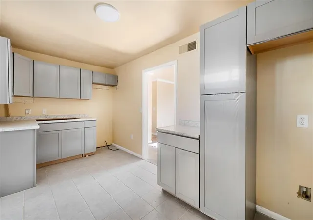 Photo 3 of Sale Pending at 1620 Line Cir, Decatur, GA 30032 | MLS# 7729871 | Listing updated on 2026-09-25