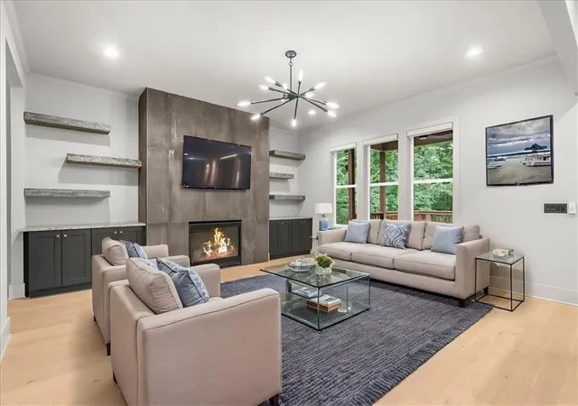 Photo 2 of Single family home for sale at 4095 Ashford Dunwoody Rd NE, Brookhaven, GA 30319 | MLS# 7811560 | Listing updated on 2026-08-28