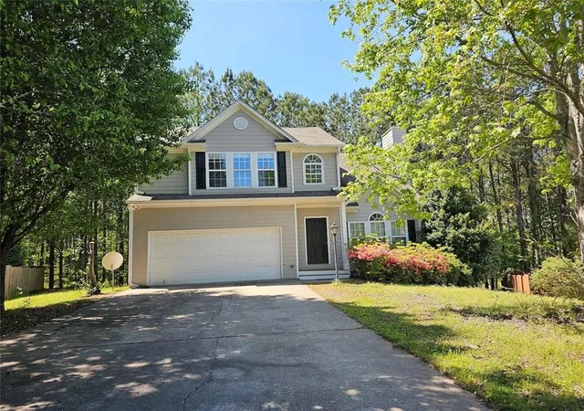 1st image of 733 Vinebrook Ln, Suwanee, GA 30024 | MLS# 7818497