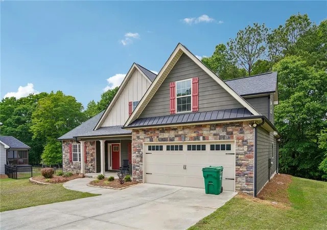 Photo 3 of Single family home for sale at 103 Fieldstone Cir, Carrollton, GA 30116 | MLS# 7792621 | Listing updated on 2026-07-11