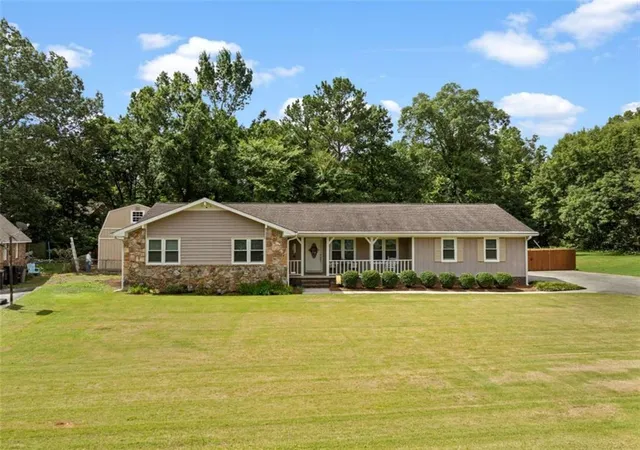 Photo 2 of Single family home for sale at 113 Woodvalley Dr Sw, Rome, GA 30165 | MLS# 7817349 | Listing updated on 2026-09-16