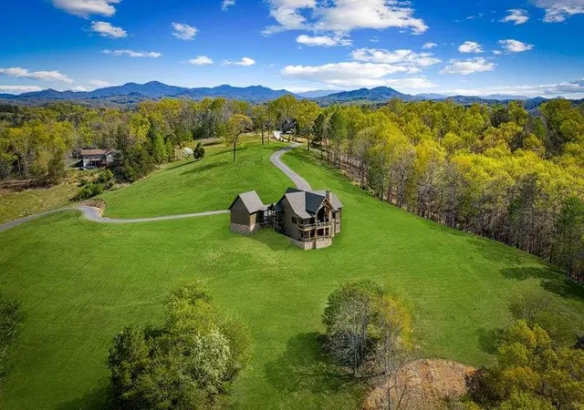Photo 3 of Sale Pending at 167 Cohutta Sunset Dr, Blue Ridge, GA 30513 | MLS# 7761170 | Listing updated on 2026-09-12