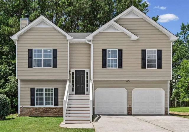 Photo 2 of Single family home for sale at 18 Farmington Dr, Temple, GA 30179 | MLS# 7806802 | Listing updated on 2026-10-07