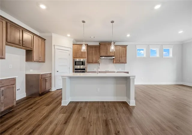 Photo 3 of Sale Pending at 215 Cantrell View Ct, Cartersville, GA 30120 | MLS# 7790969 | Listing updated on 2026-08-20
