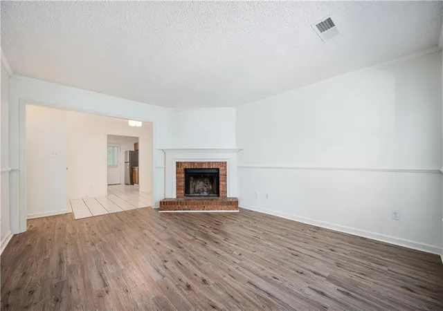 Photo 4 of House for sale at 4069 Coopers Hl Dr SE, Smyrna, GA 30080 | MLS# 7818040 | Listing updated on 2026-09-18