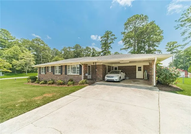 4th image of 2303 Rockbridge Rd, Stone Mountain, GA 30087 | MLS# 7813038