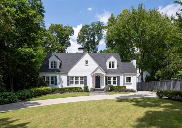 Photo 2 of Single family home for sale at 3590 Ivy Rd Ne, Atlanta, GA 30342 | MLS# 7811357 | Listing updated on 2026-08-19