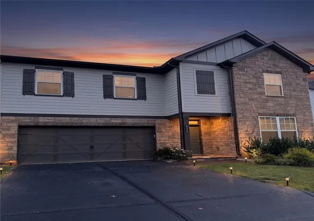 1st image of 215 Foxhill Dr, Dawsonville, GA 30534 | MLS# 7805912