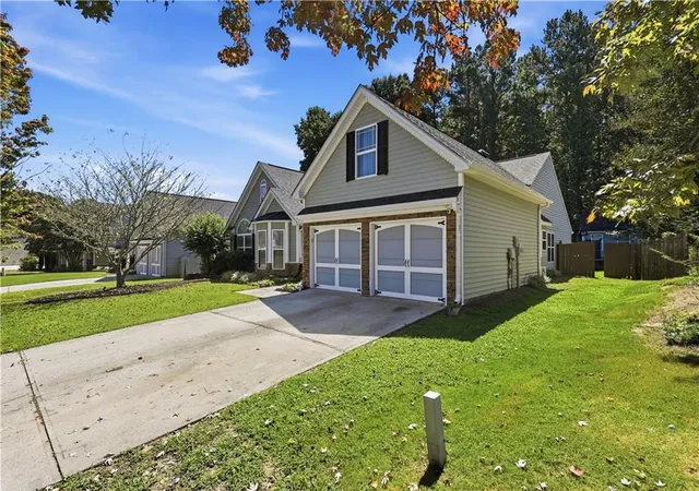 Photo 2 of Single family home for sale at 141 Reid Plantation Dr, Villa Rica, GA 30180 | MLS# 7828858 | Listing updated on 2026-09-14