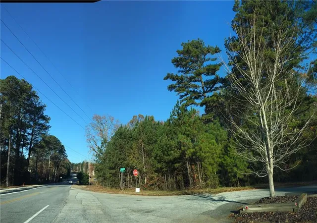 3rd image of 1096 Rock Springs Rd, Lawrenceville, GA 30043 | MLS# 5936452