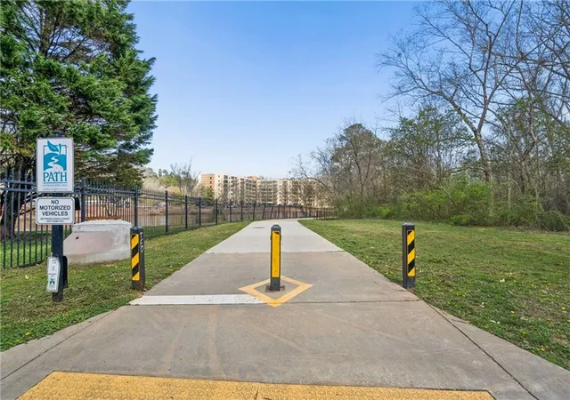 2nd image of 1800 Clairmont Lake, Decatur, GA 30033