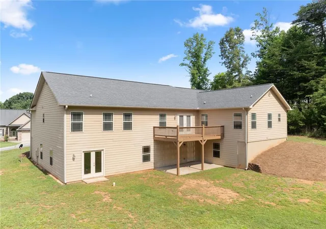 2nd image of 350 Linwood Dr, Demorest, GA 30535 | MLS# 7812572
