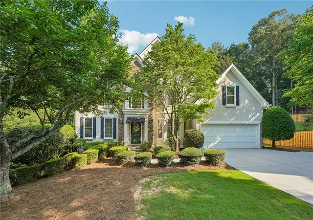 Homes for sale in Suwanee, GA | 5035 Hampshire Ct, Suwanee, GA 30024 | MLS# 7802116