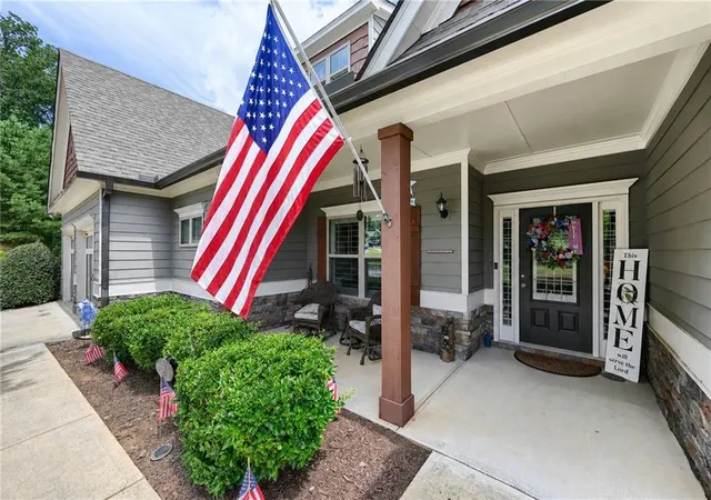 3rd image of 9 Lake Sydney Dr, Dawsonville, GA 30534 | MLS# 7806910