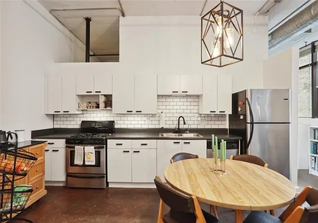 3rd image of 426 Marietta St NW, Atlanta, GA 30313