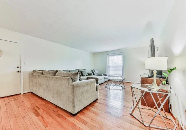 3rd image of 6700 Roswell Rd #24E, Atlanta, GA 30328 | MLS# 7779180